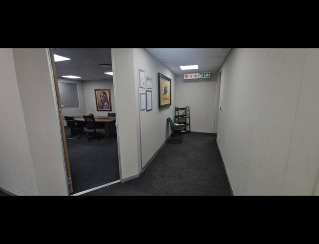 BUSINESS PROPERTY TO RENT IN MIDRIDGE PARK